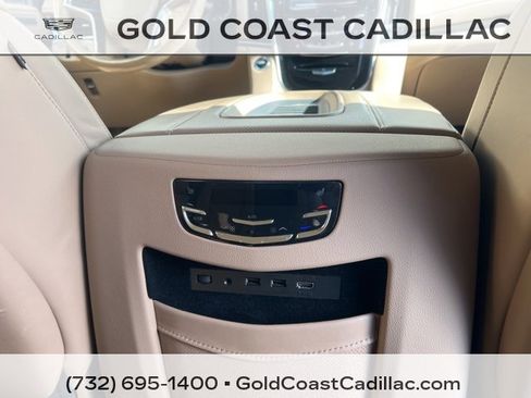 Used 2020 Cadillac Escalade Platinum image 10