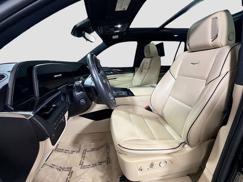 Used 2023 Cadillac Escalade Premium Luxury AWD/4WD image 23