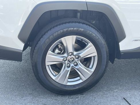 Used 2025 Toyota RAV4 LE AWD/4WD image 9