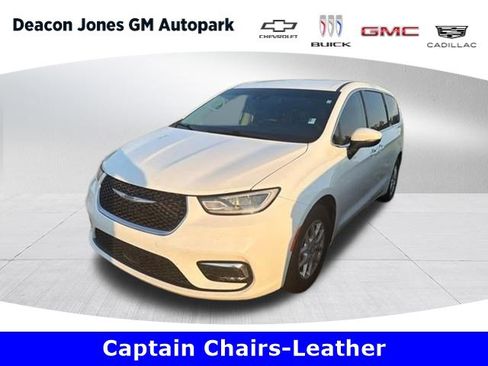 Used 2023 Chrysler Pacifica Touring-L FWD image 1