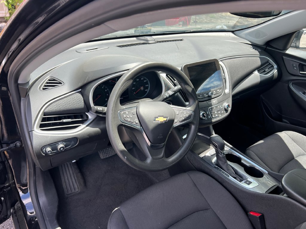 Used 2024 Chevrolet Malibu LT FWD image 18