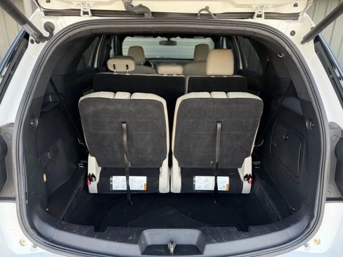 Used 2019 Ford Explorer XLT w/ Equipment Group 202A image 18