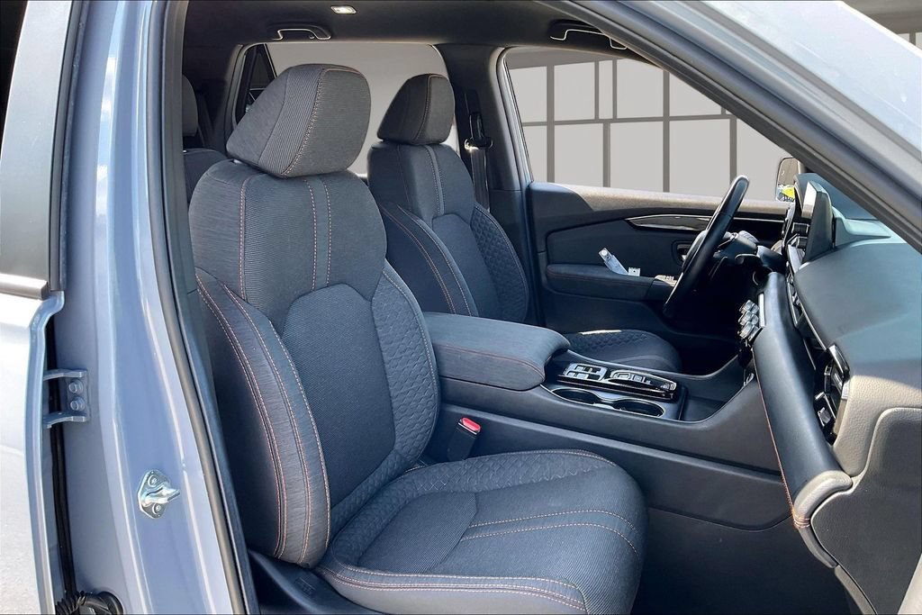 Certified 2025 Honda Pilot Sport image 28