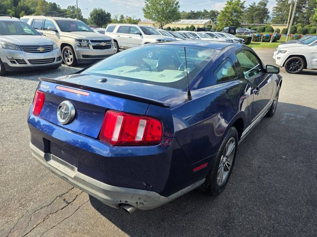 Used 2010 Ford Mustang Coupe RWD image 5