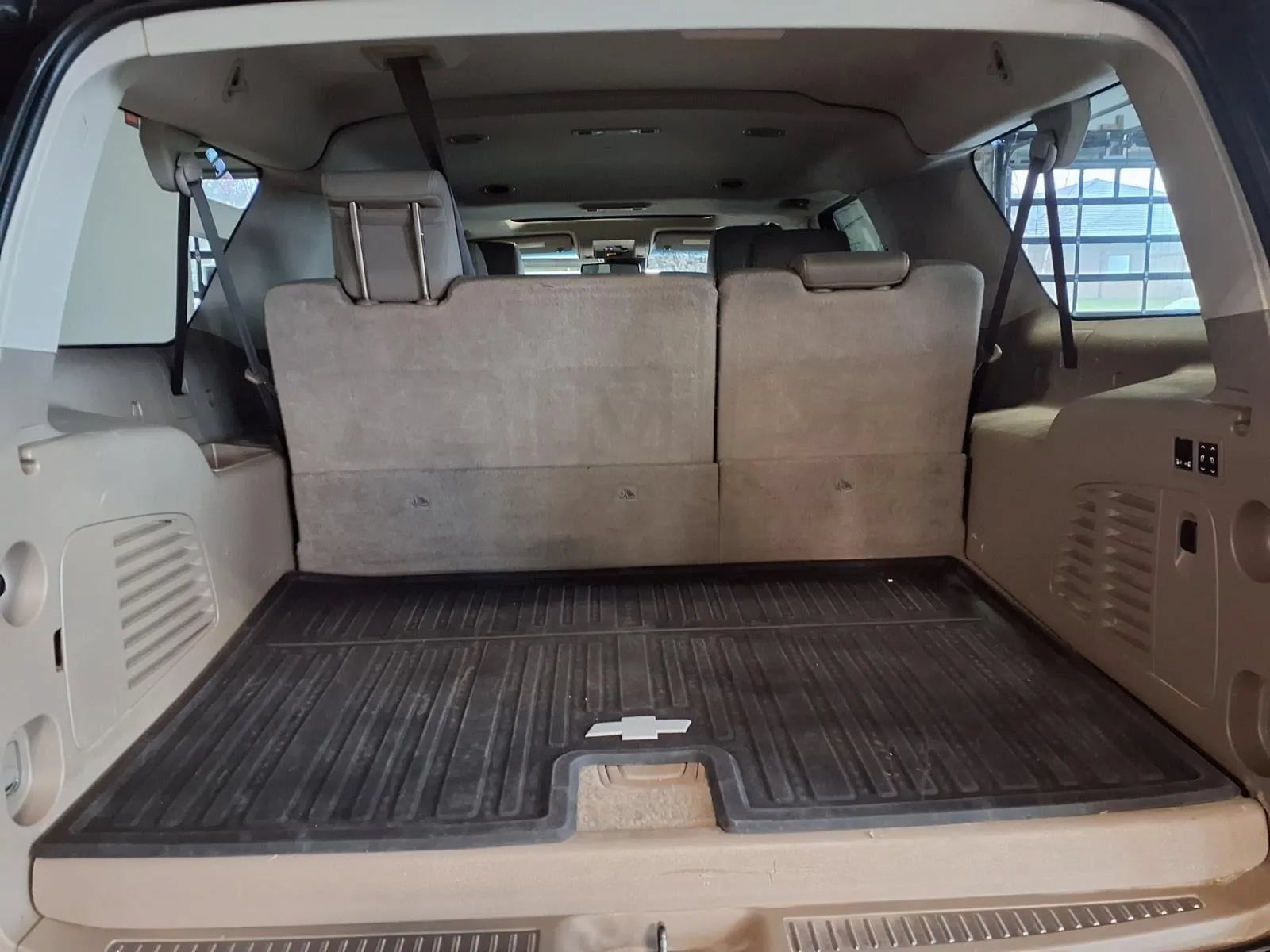 Used 2017 Chevrolet Suburban Premier w/ Max Trailering Package AWD/4WD image 6