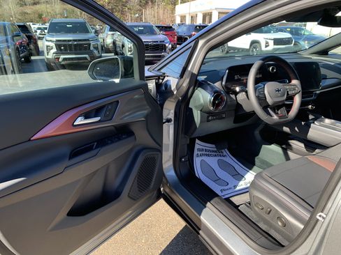 New 2026 Chevrolet Equinox EV RS FWD image 7