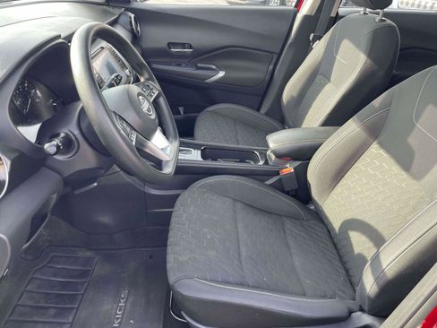 Used 2022 Nissan Kicks SV image 5
