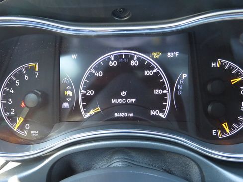 Used 2020 Jeep Grand Cherokee Overland AWD/4WD image 21
