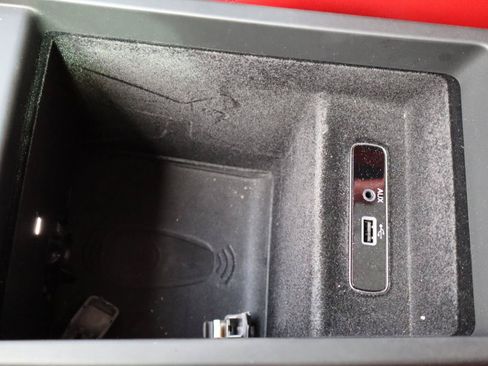 Used 2018 Alfa Romeo Stelvio AWD image 25