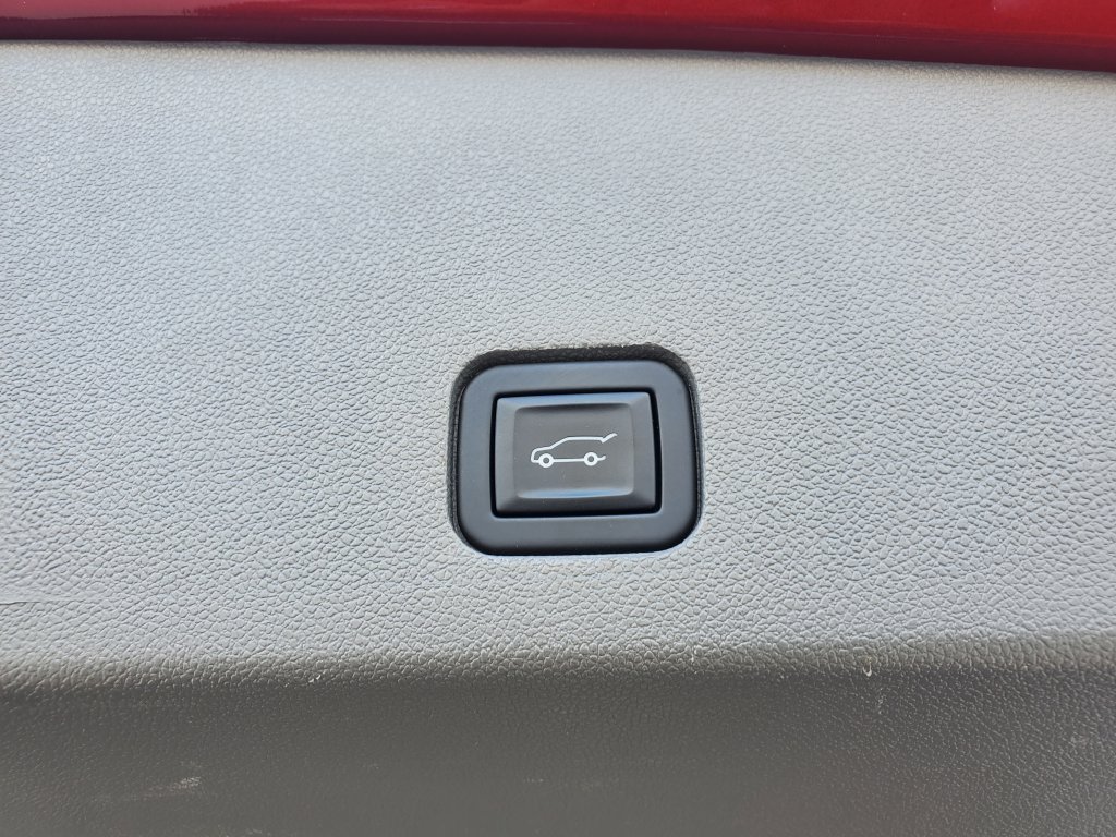 Used 2024 Cadillac XT6 Premium Luxury w/ LPO, Floor Liner Package AWD/4WD image 46