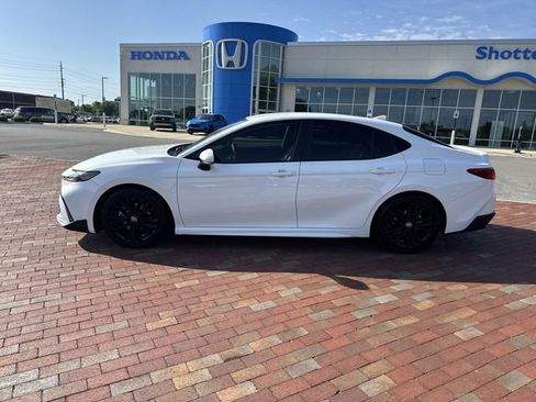 Used 2025 Toyota Camry SE w/ Convenience Package FWD image 33