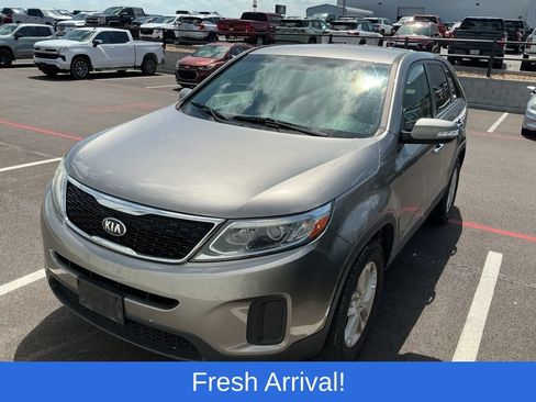 Used 2015 Kia Sorento LX FWD image 1