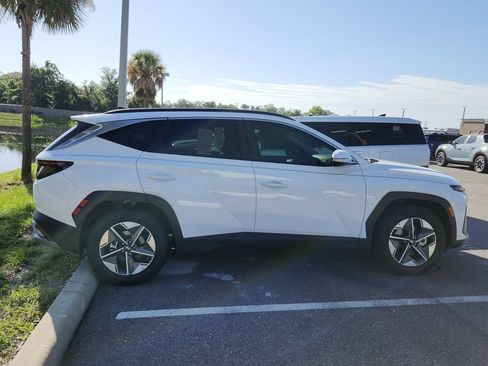 Certified 2025 Hyundai Tucson SEL FWD image 3