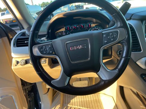 Used 2018 GMC Yukon SLT w/ Premium Edition image 16