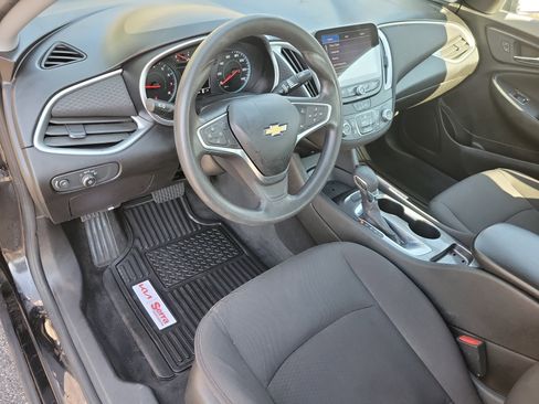 Used 2022 Chevrolet Malibu LS image 3
