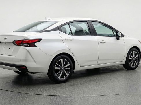 Used 2025 Nissan Versa SV FWD image 7