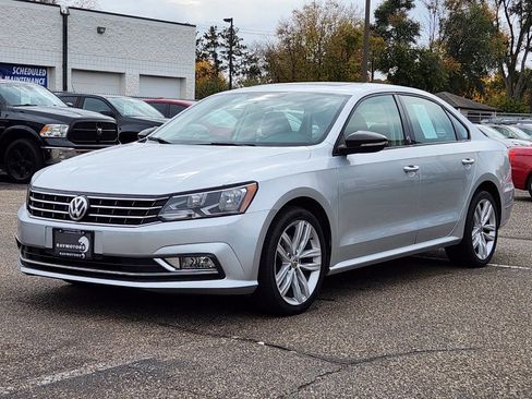 Used 2019 Volkswagen Passat 2.0T Wolfsburg w/ Wheels & Sunroof Package image 7