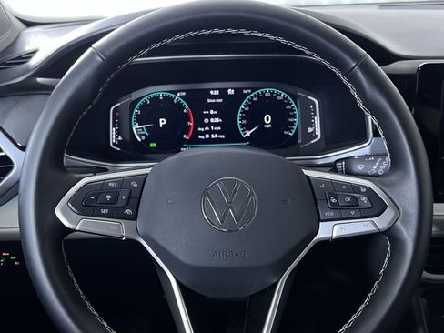 Used 2025 Volkswagen Taos SEL image 14