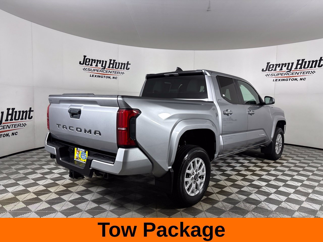 Used 2025 Toyota Tacoma SR5 RWD image 6