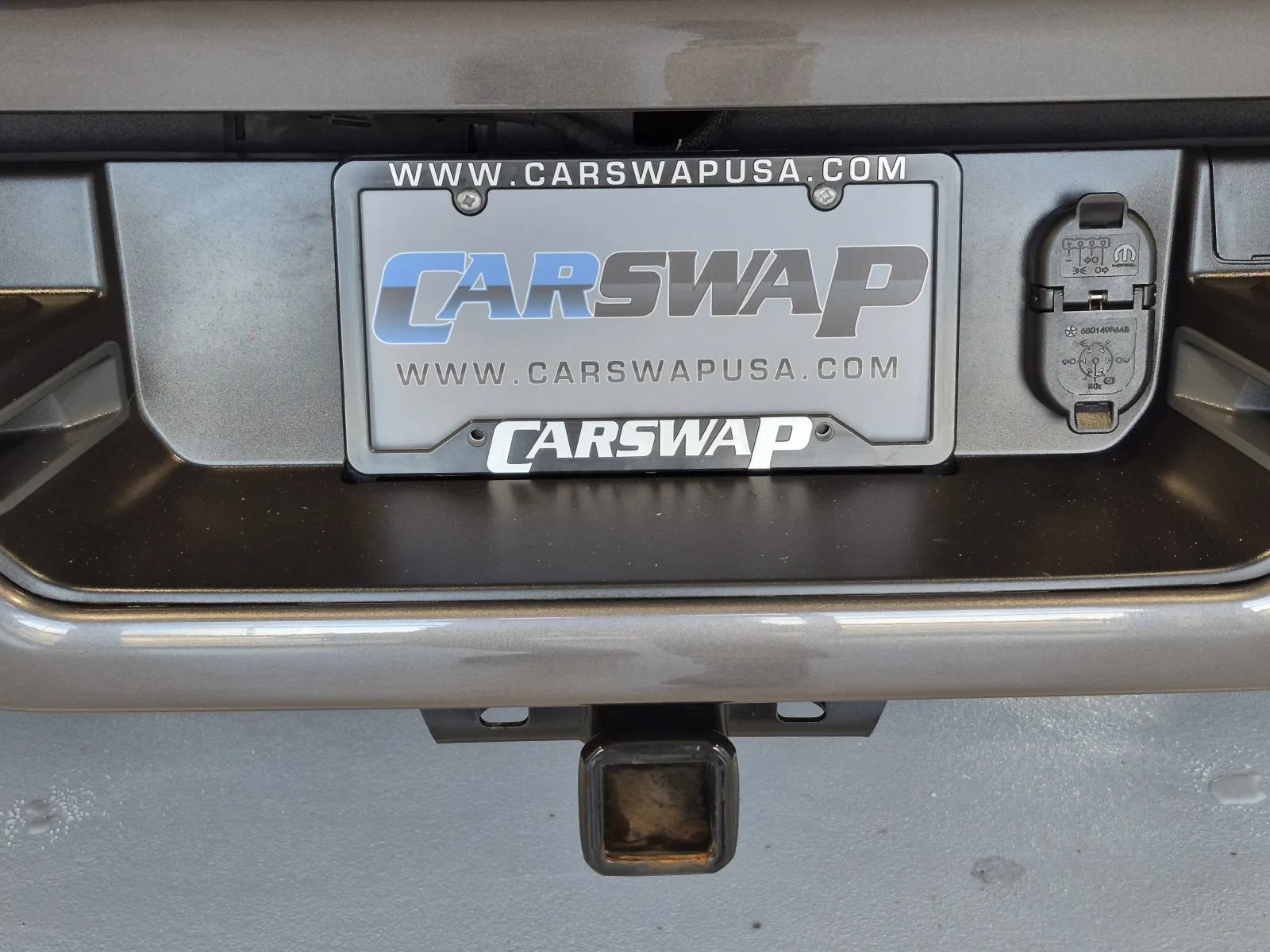 Used 2024 RAM 1500 Laramie AWD/4WD image 46