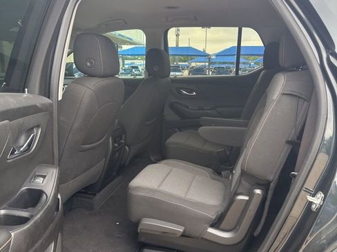Used 2021 Chevrolet Traverse LT image 5