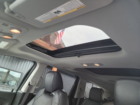 Used 2012 Chevrolet Traverse LT image 13