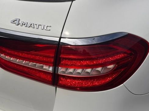 Used 2017 Mercedes-Benz E 400 4MATIC Wagon image 6