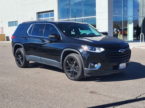Used 2019 Chevrolet Traverse LT w/ LPO, Blackout Package image 3