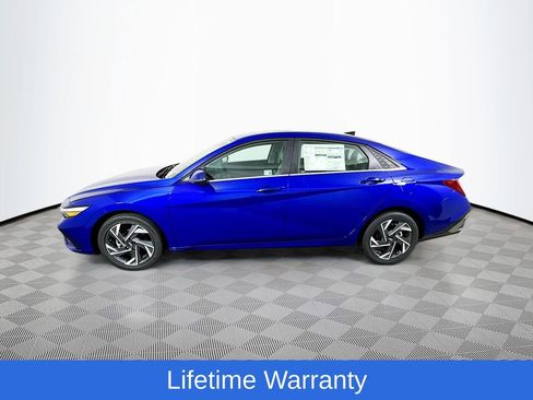New 2025 Hyundai Elantra Limited image 8