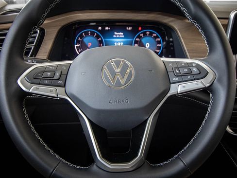 New 2026 Volkswagen Atlas SE FWD image 37