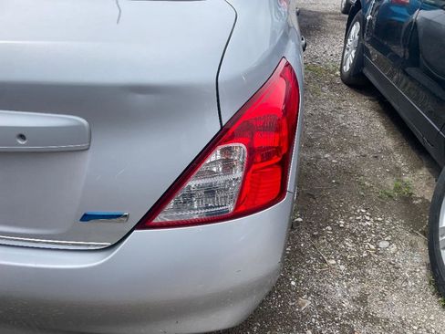 Used 2014 Nissan Versa S FWD image 4