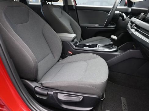 Used 2025 Kia K4 FWD image 31
