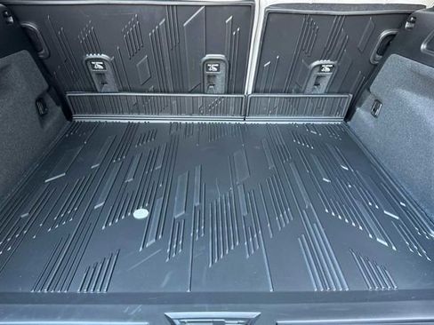 New 2026 Cadillac Lyriq Luxury image 15