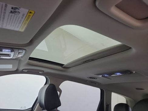 Used 2025 Kia Telluride S FWD image 17