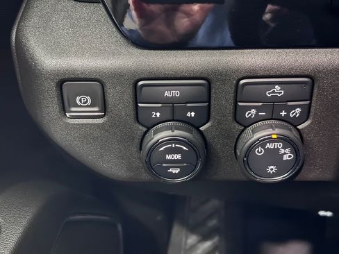 Certified 2024 Chevrolet Silverado 1500 LT AWD/4WD image 20