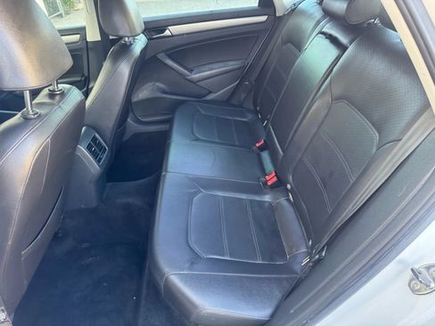 Used 2015 Volkswagen Passat TDI SE FWD image 21