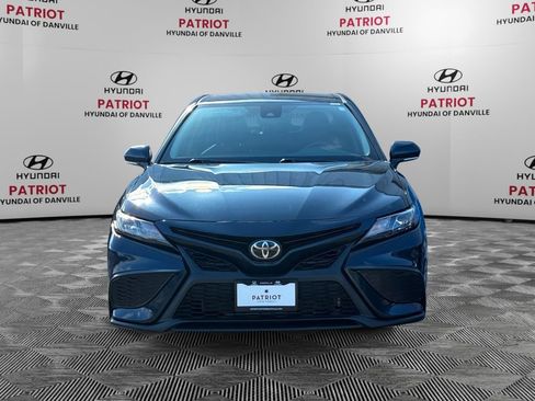 Used 2021 Toyota Camry SE w/ Convenience Package FWD image 8