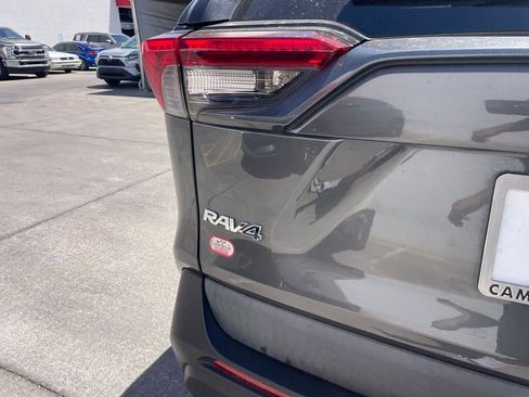 Used 2021 Toyota RAV4 LE w/ Carpet Mat Package (TMS) FWD image 5