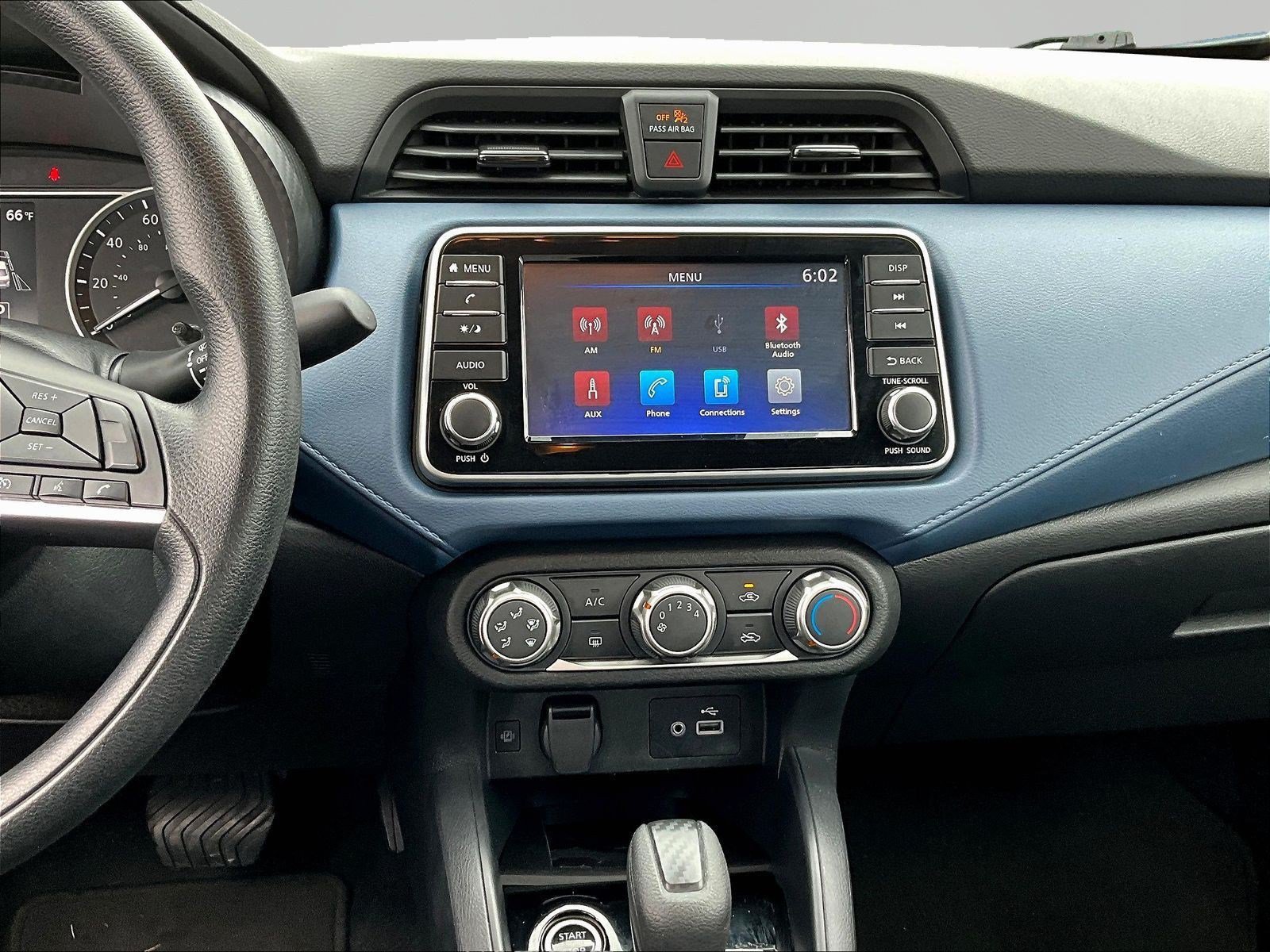 Used 2025 Nissan Versa SV FWD image 9