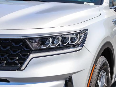 Certified 2023 Kia Sorento EX FWD image 10