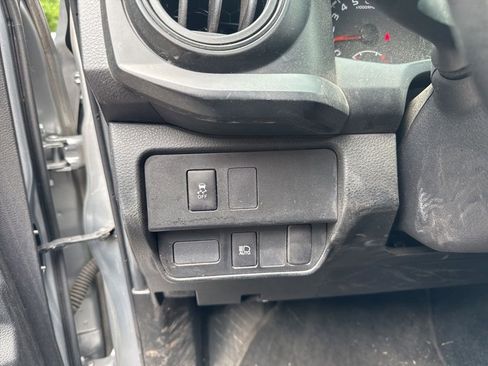 Used 2022 Toyota Tacoma SR w/ SX Package AWD/4WD image 17