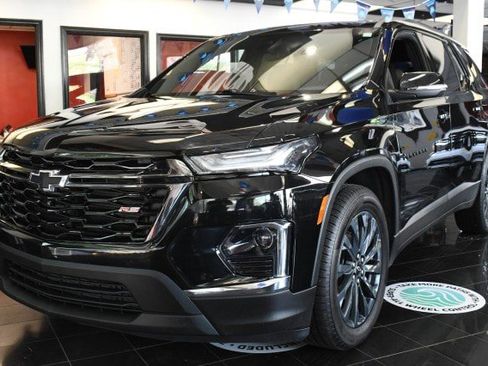 Used 2023 Chevrolet Traverse RS AWD/4WD image 1