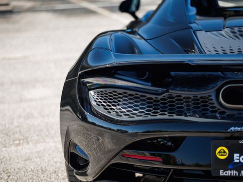 Used 2024 McLaren 750S Spider image 33