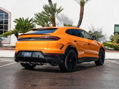 New 2026 Lamborghini Urus SE image 3