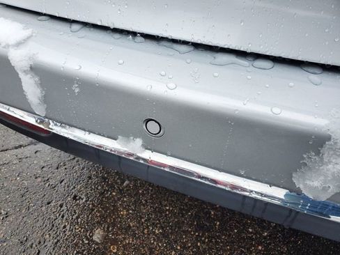 Certified 2024 Chrysler Pacifica Touring-L image 31