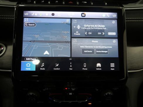 Used 2022 Jeep Grand Cherokee Limited AWD/4WD image 22