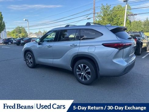 Used 2021 Toyota Highlander XLE AWD/4WD image 15