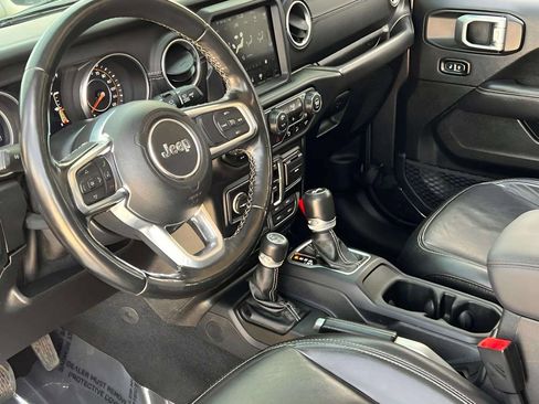 Used 2020 Jeep Wrangler Unlimited Sahara w/ Uconnect 4C Nav & Sound Group AWD/4WD image 18