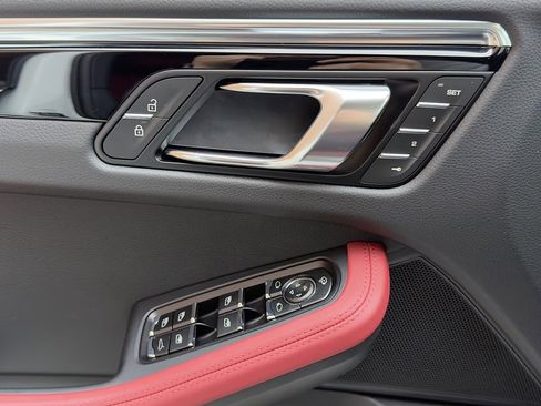 New 2026 Porsche Macan S image 17