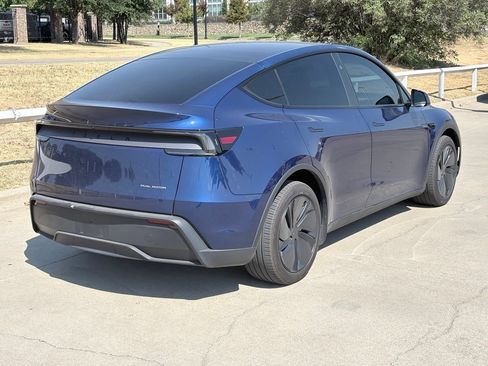 Used 2026 Tesla Model Y Long Range AWD/4WD image 4